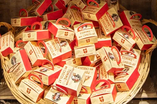 Confiserie et Chocolat, Tomme en Chocolat de Savoie à Annecy